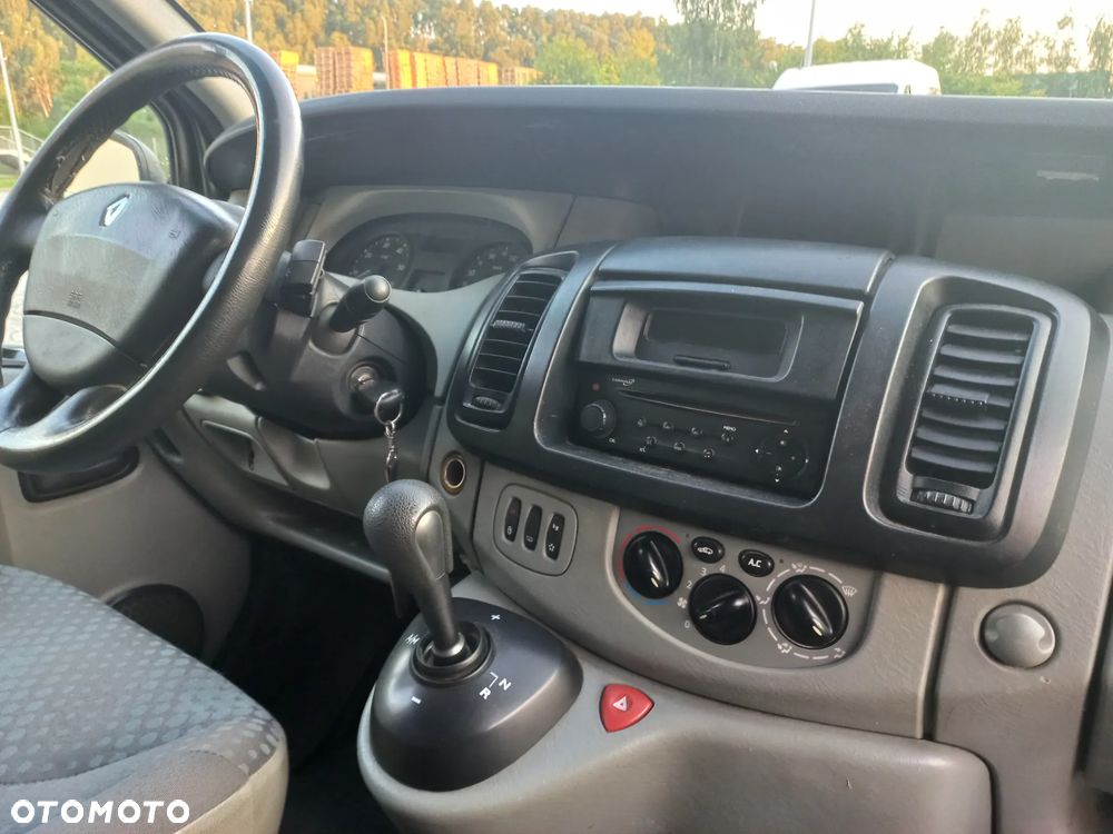 Renault Trafic - 11