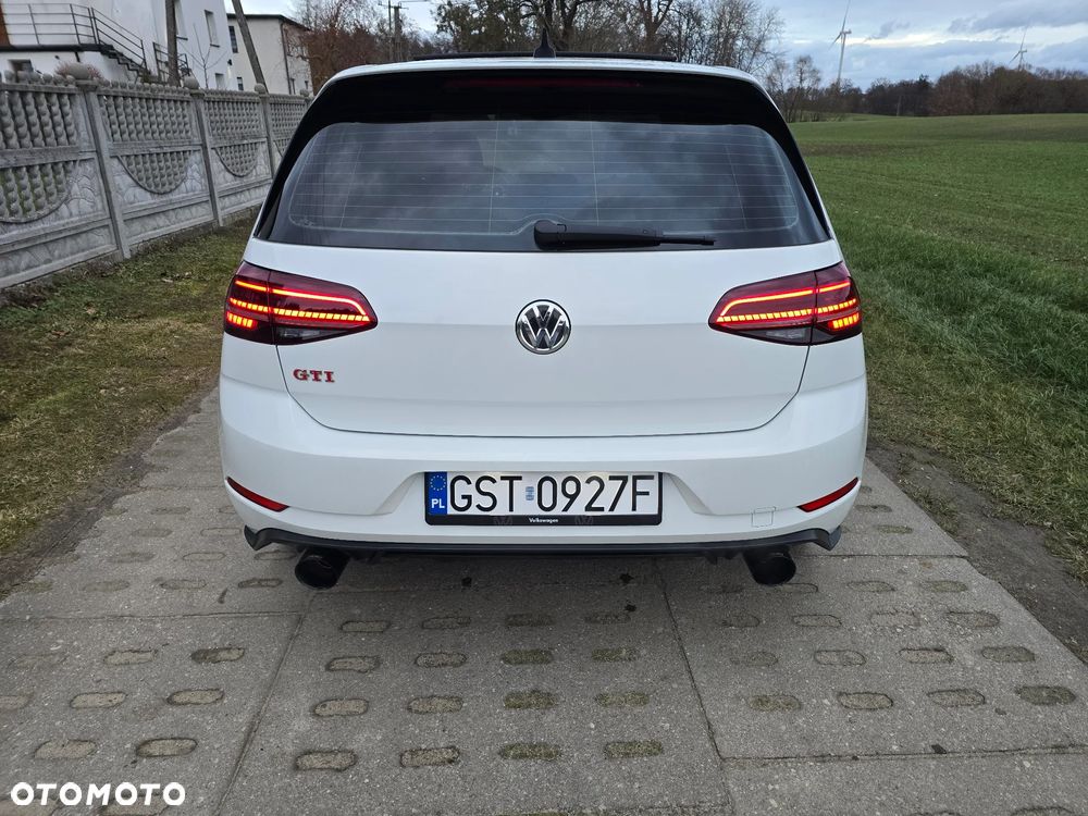 Volkswagen Golf GTI (BlueMotion Technology) Performance - 3