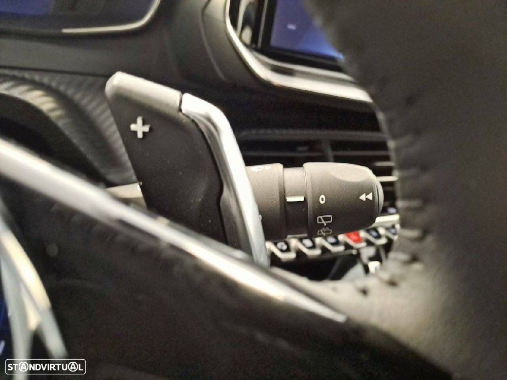 Peugeot 2008 1.2 Hybrid Allure e-DCS6 - 15