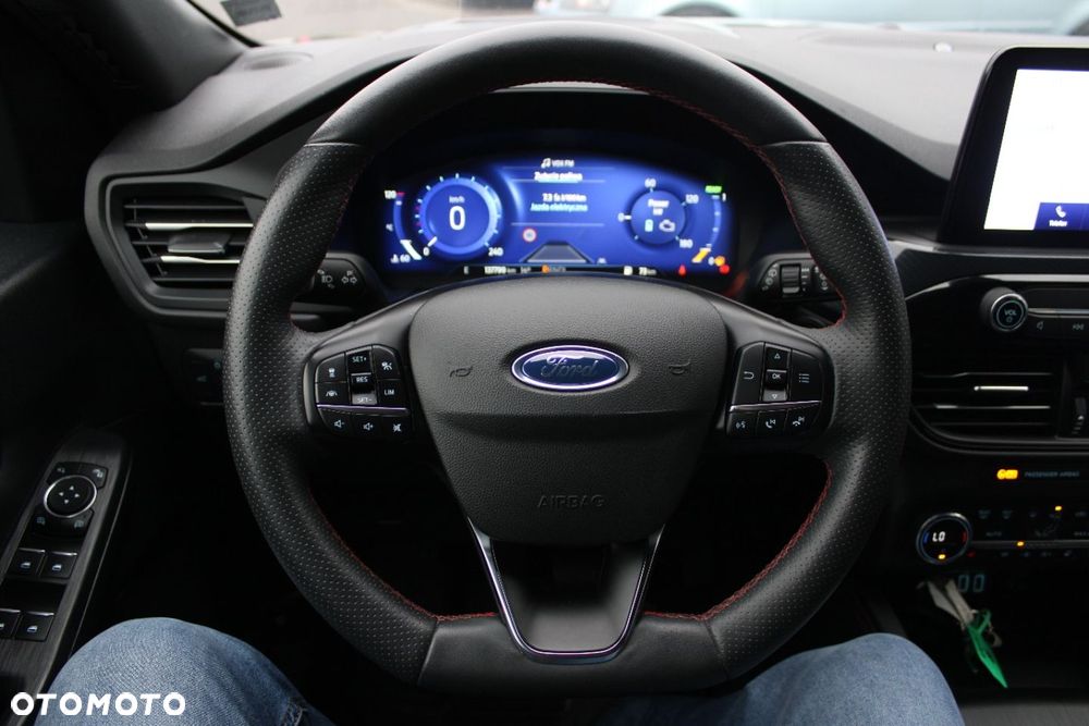 Ford Kuga - 31