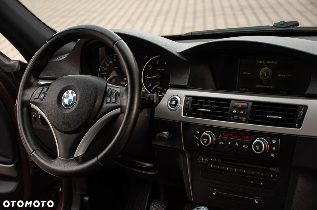 BMW Seria 3 320i - 30