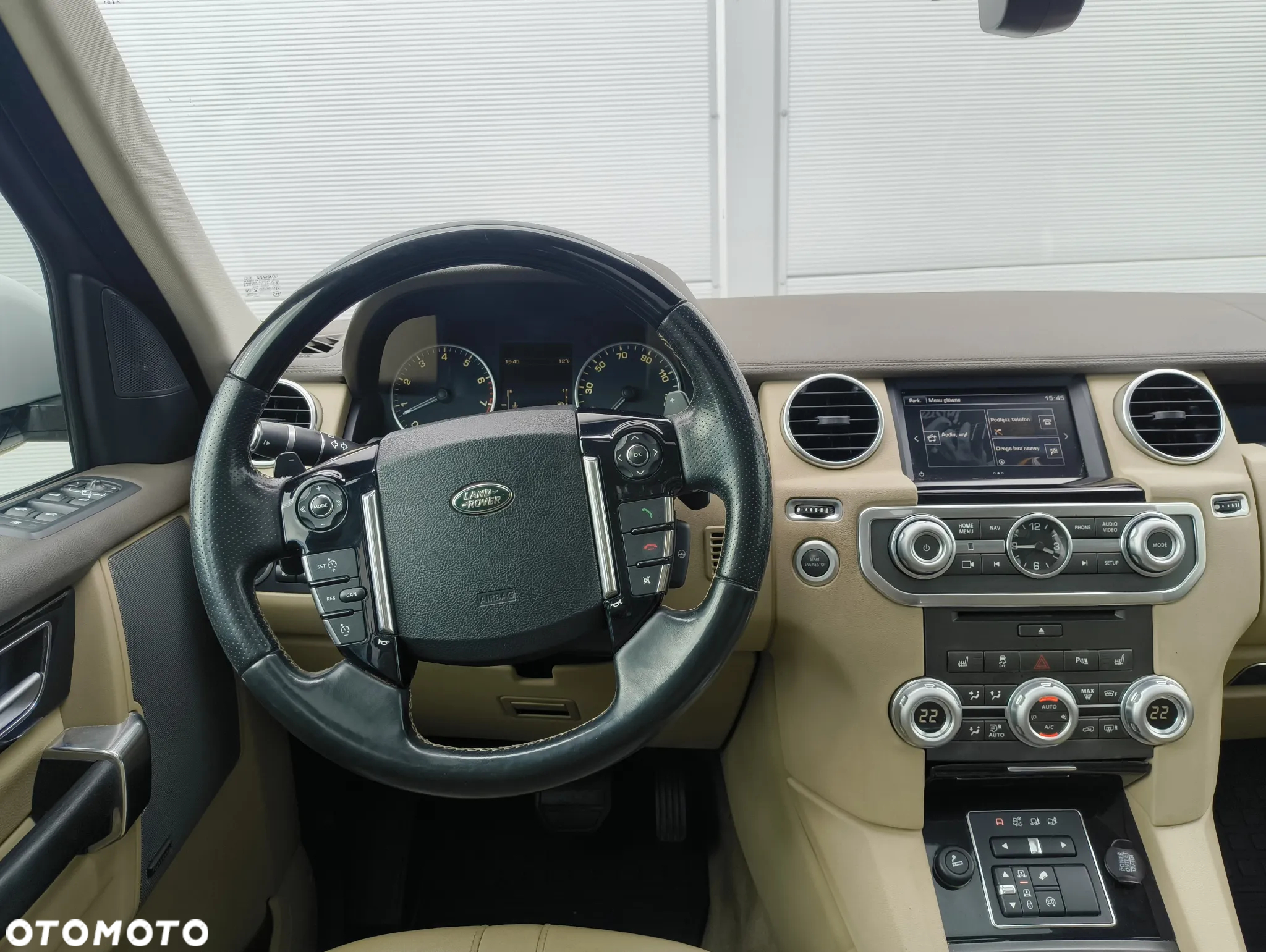 Land Rover Discovery IV 3.0 V6 SC HSE - 13