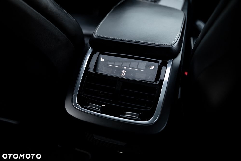 Volvo XC 90 D5 AWD R-Design - 29