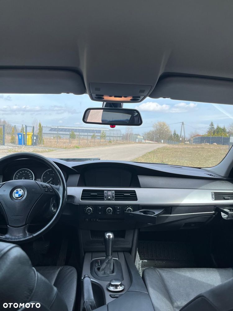BMW Seria 5 525d - 9