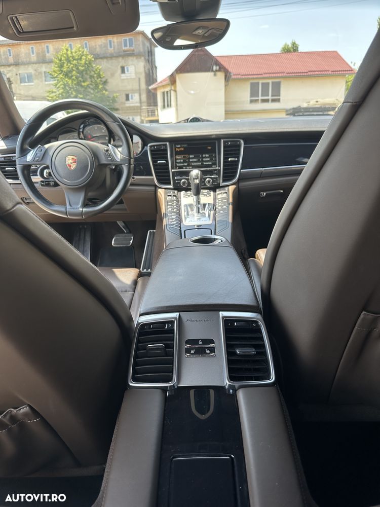 Porsche Panamera - 18