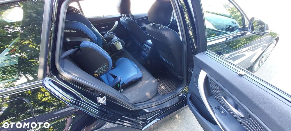 BMW Seria 3 320i - 14