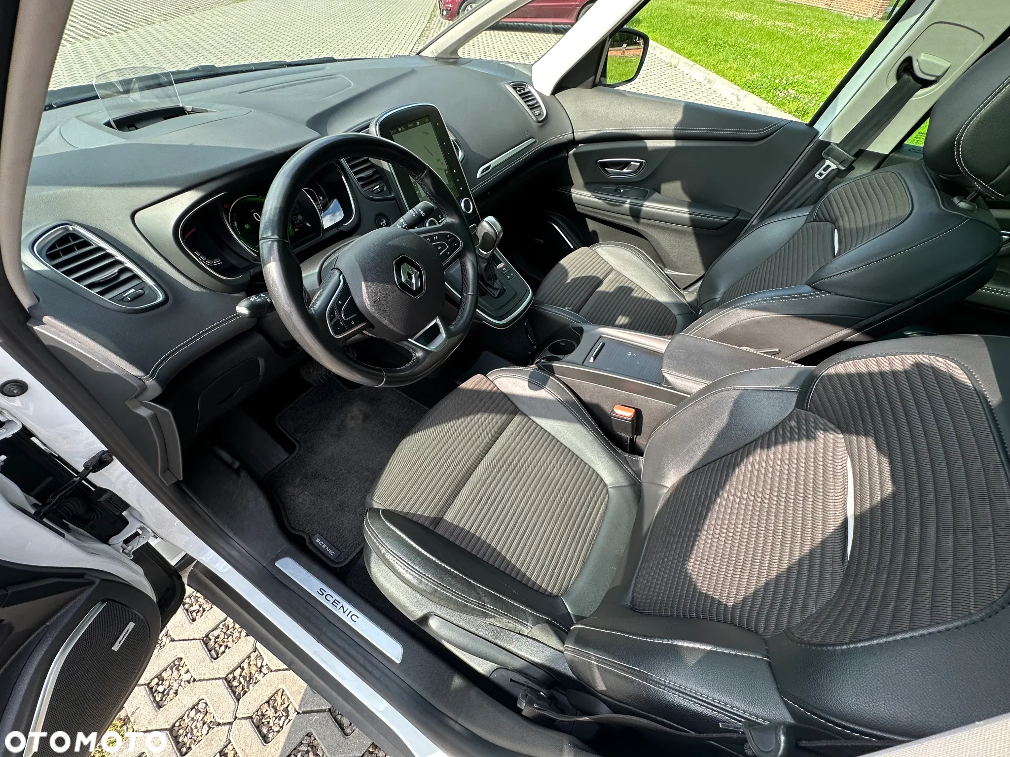 Renault Scenic 1.6 dCi Bose EDC - 6