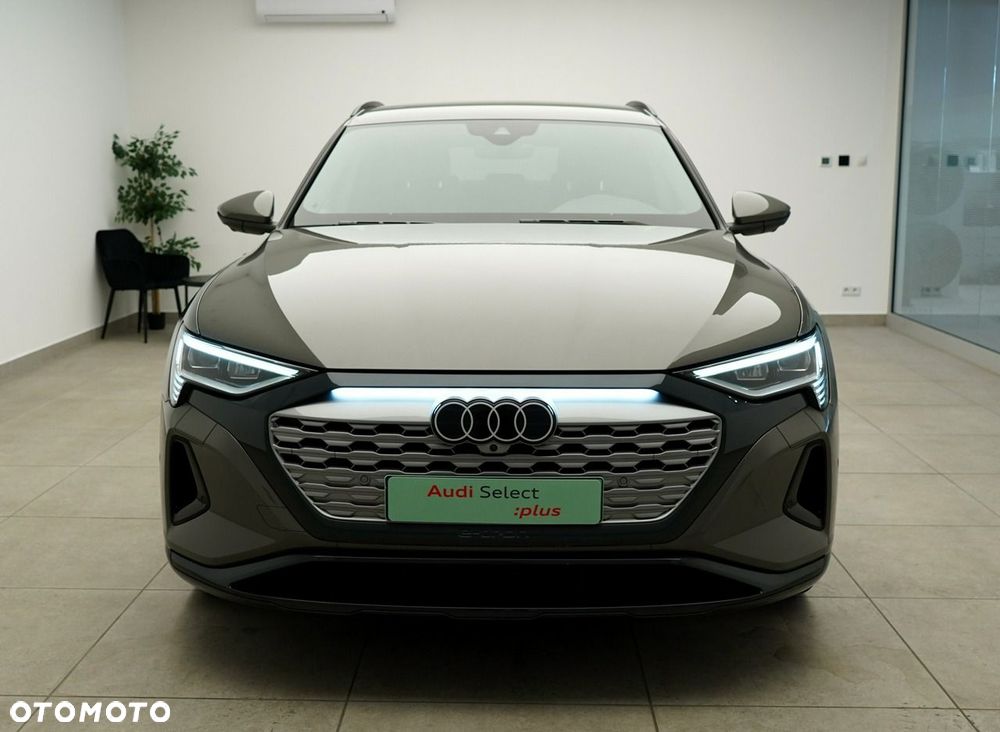 Audi Q8 Sportback e-tron - 3