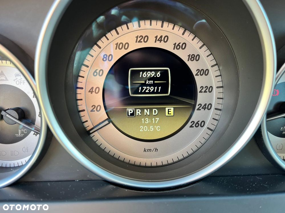 Mercedes-Benz Klasa C 180 BlueEFFICIENCY 7G-TRONIC Avantgarde - 12