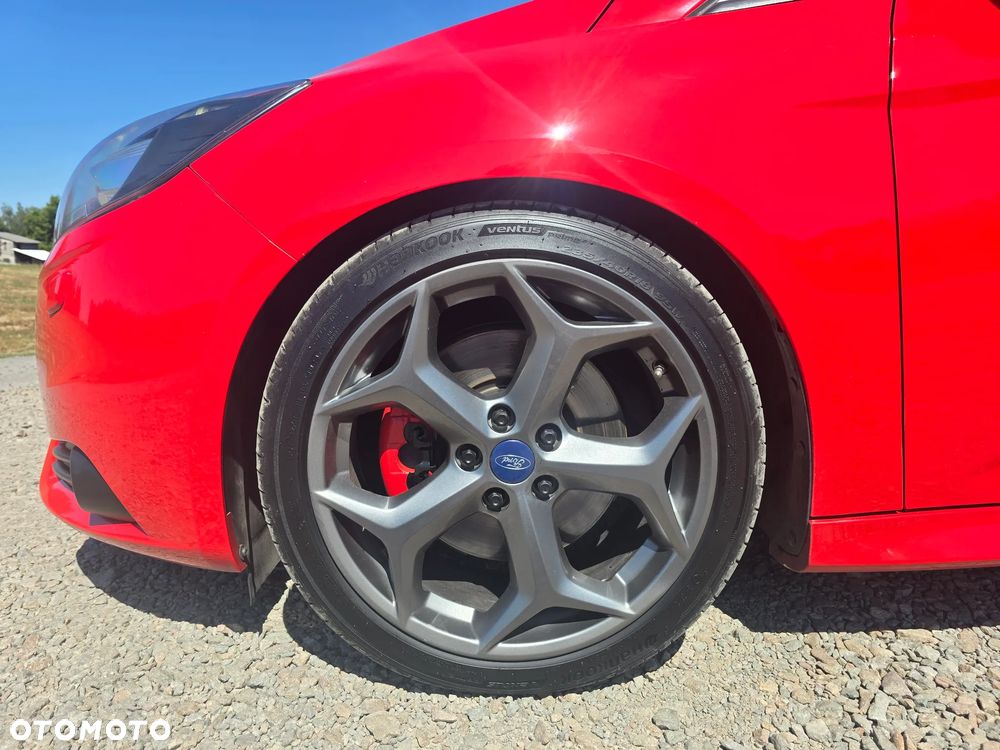Ford Focus 2.0 EcoBoost ST - 16