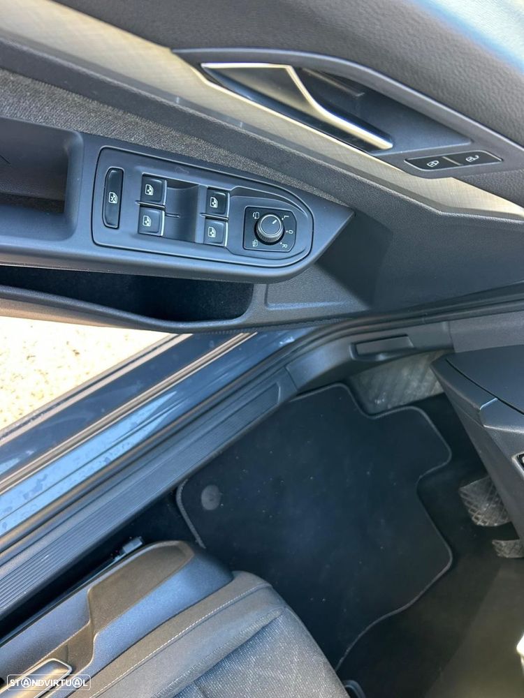 VW Golf 1.0 eTSI Life DSG - 47