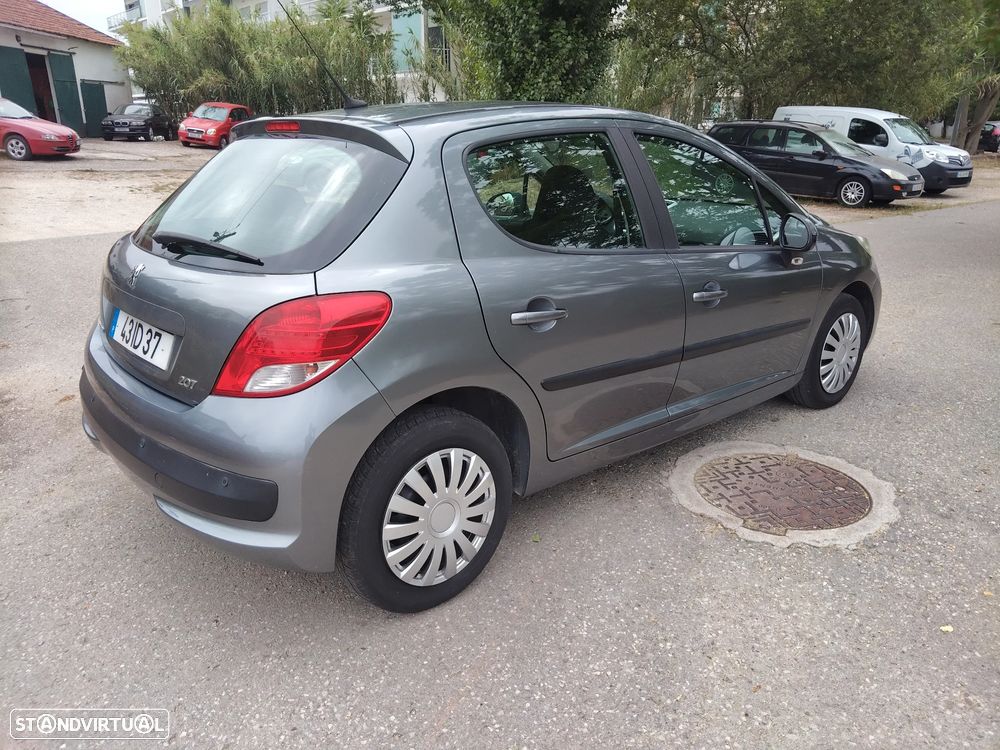 Peugeot 207 - 2