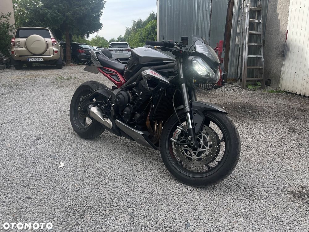 Triumph Street Triple - 1