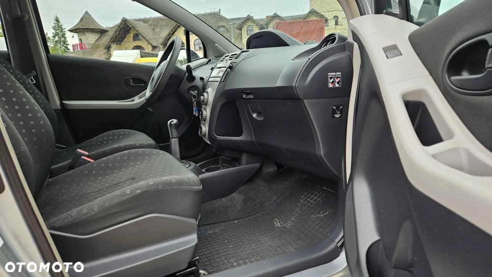 Toyota Yaris 1.3 VVT-i Cool - 7