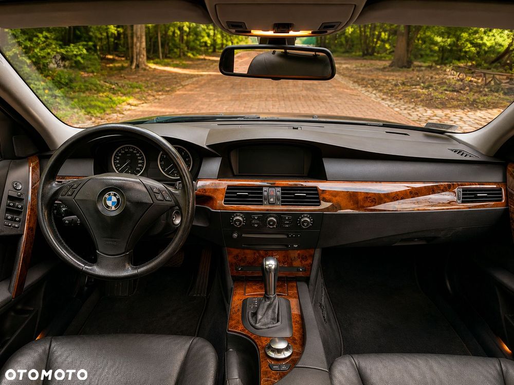 BMW Seria 5 530i - 11