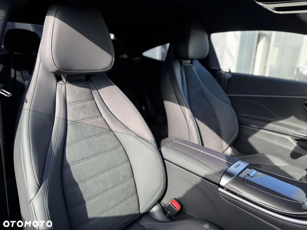 Mercedes-Benz CLE 200 4Matic Coupe 9G-TRONIC Edition AMG Line - 12