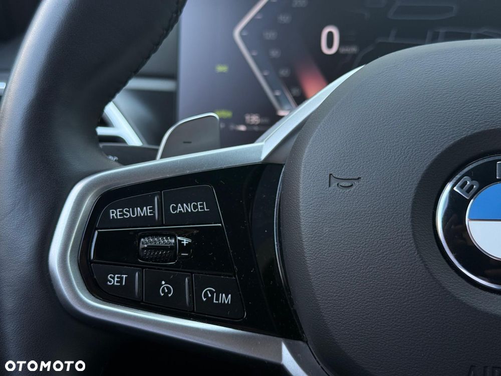 BMW Seria 3 330i sport - 16