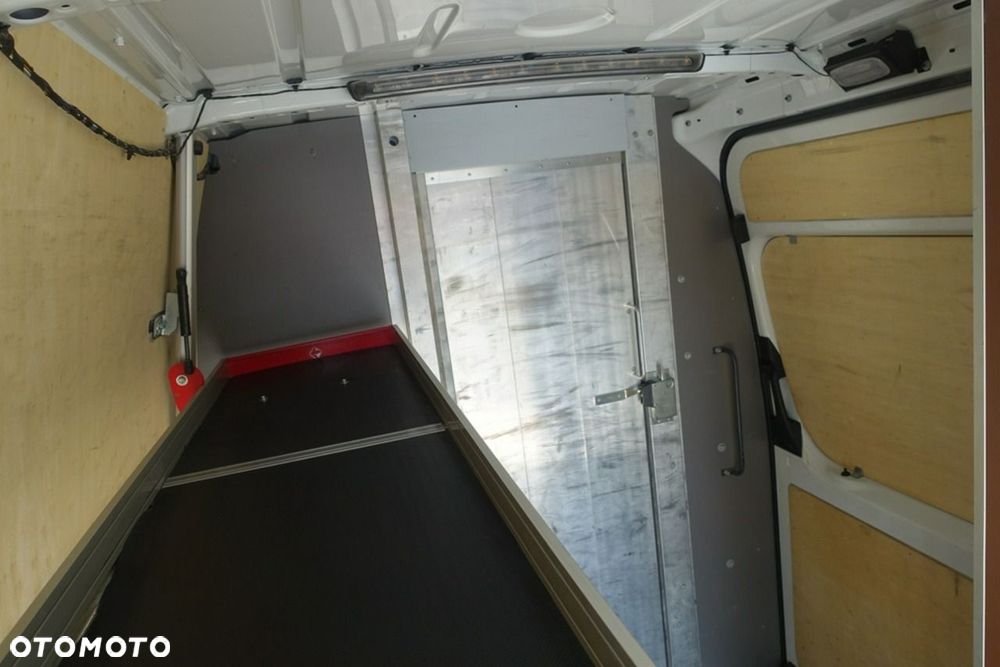 Mercedes-Benz Sprinter - 17
