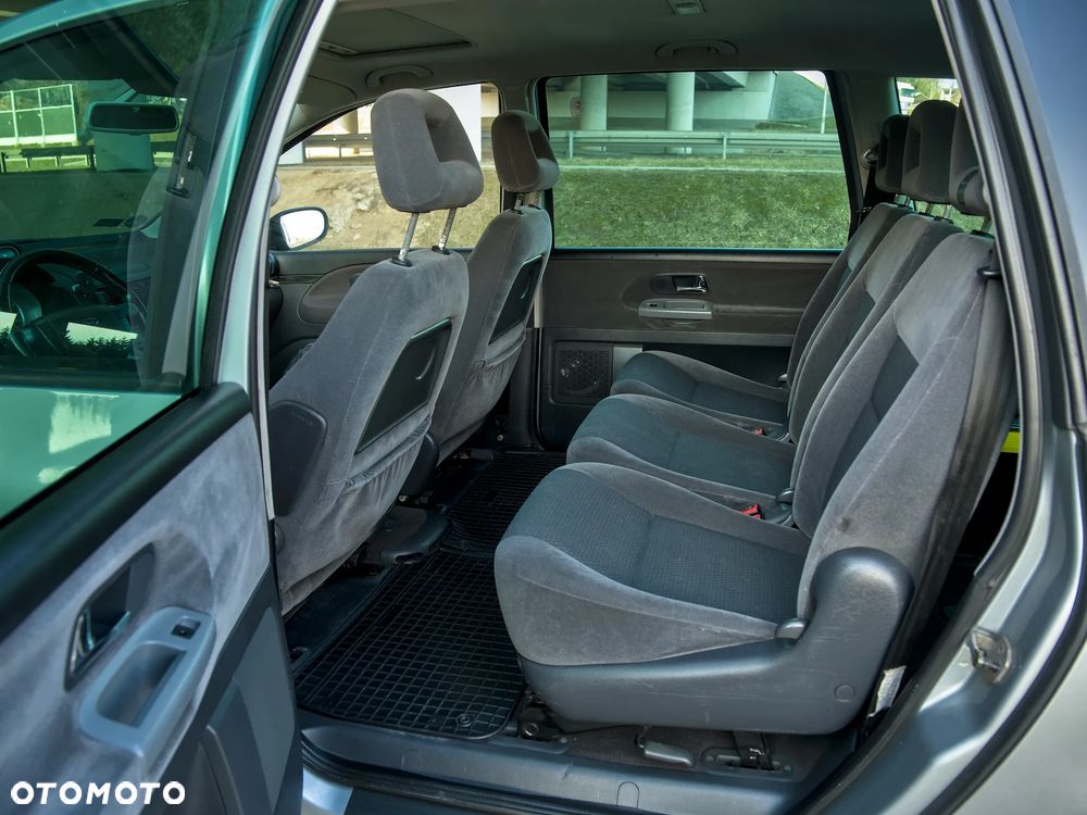 Ford Galaxy 1.9 TDI Ghia - 26