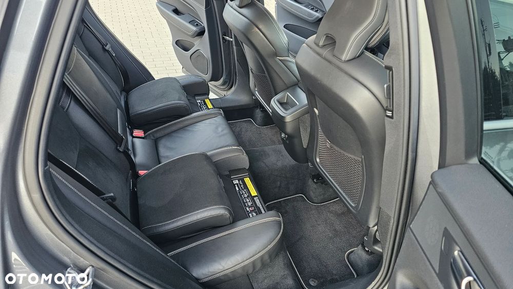 Volvo XC 60 D4 R-Design - 12