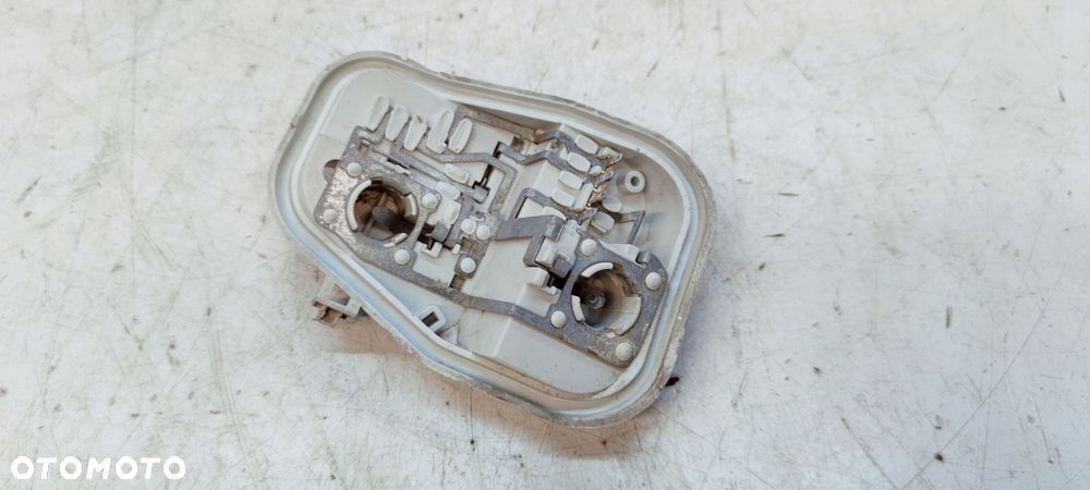 WKŁAD LAMPY W BŁOTNIK PRAWY TYŁ AUDI A6 C6 LIFT AVANT 4F9945222C *2* - 1