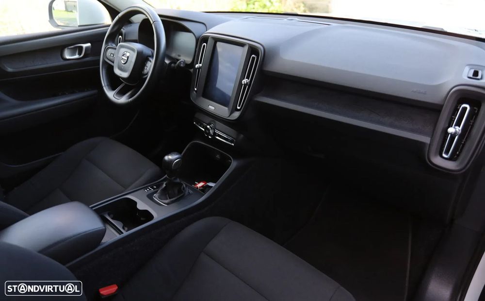 Volvo XC 40 2.0 D3 Momentum Plus - 10