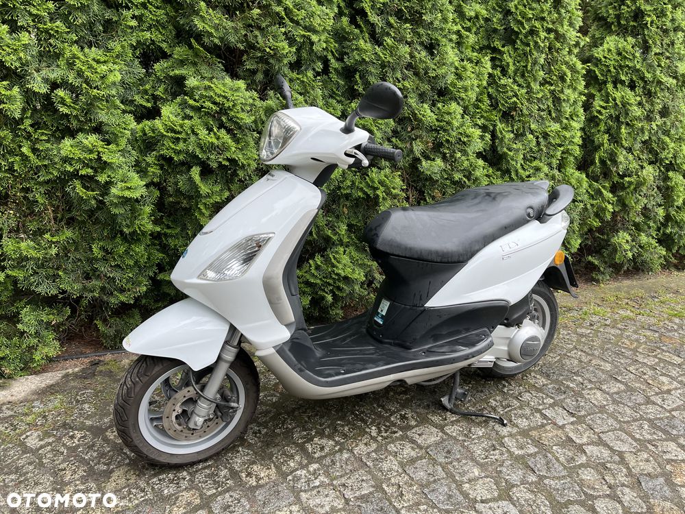 Piaggio FLY - 8