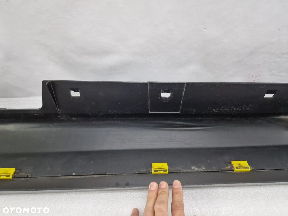 BMW E90 / E91 05- PRAWA LISTWA PROGOWA / NAKŁADKA PROGU , NR 5171-7062298 , NR AUKCJI PR433 - 14