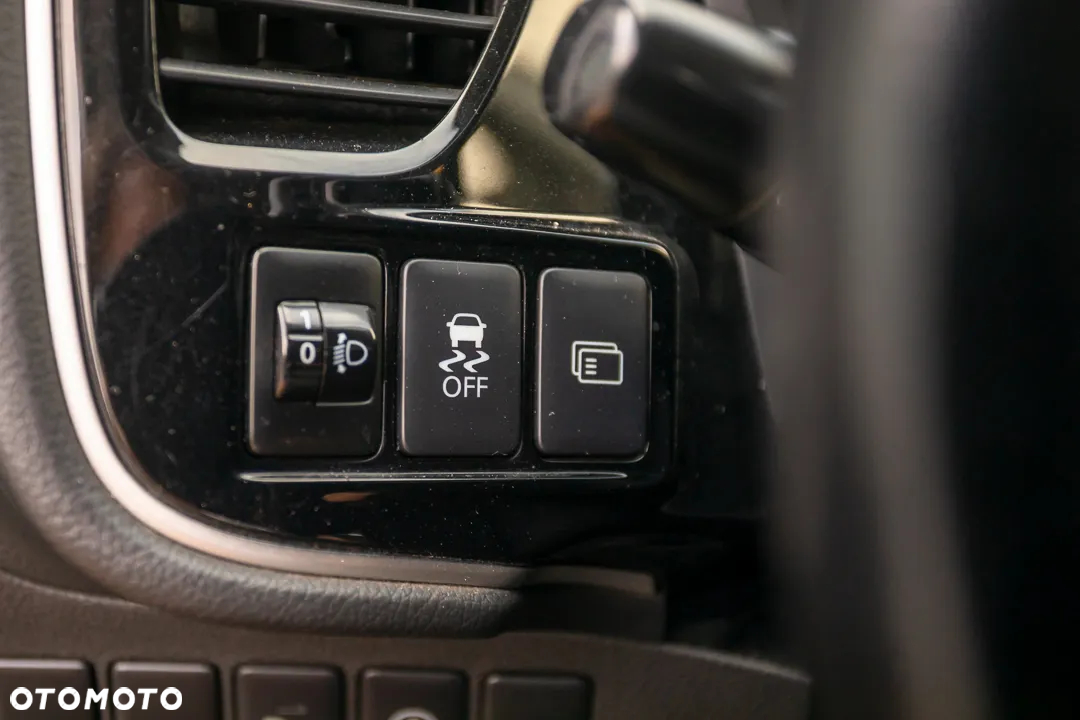 Mitsubishi Outlander 2.2 DI-D 4WD Instyle - 24
