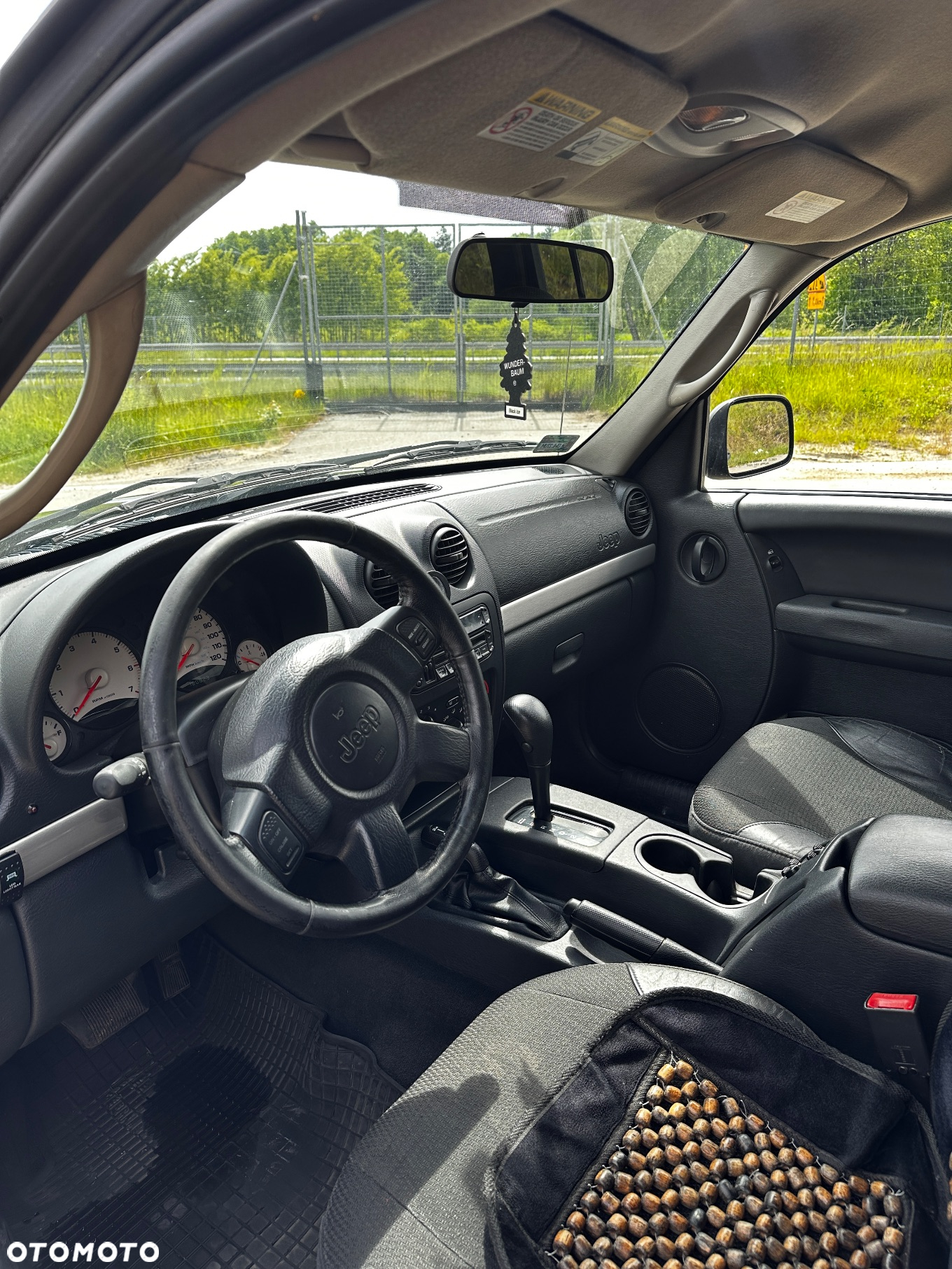 Jeep Liberty - 8