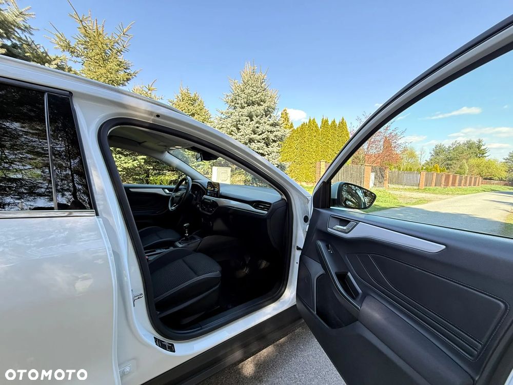 Ford Focus 1.0 EcoBoost Titanium - 25