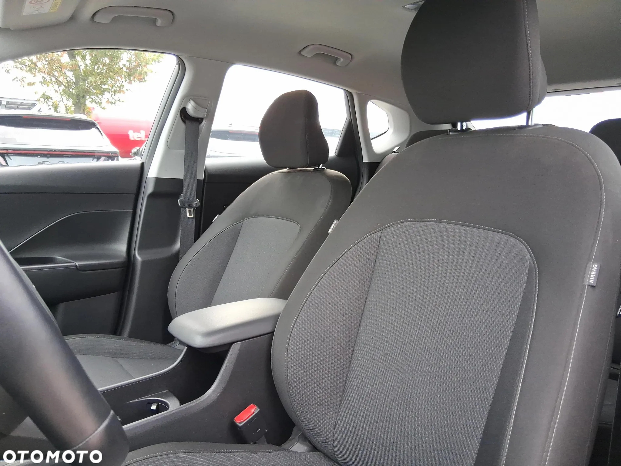 Hyundai Kona - 11