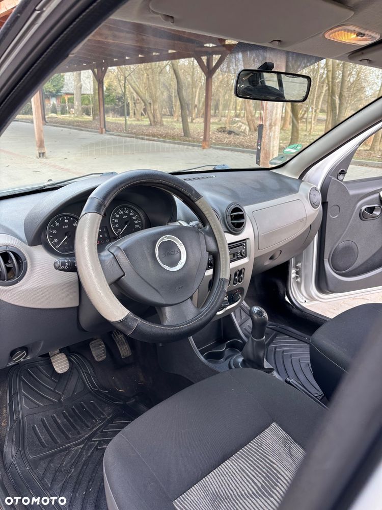 Dacia Sandero 1.2 16V Laureate II - 10