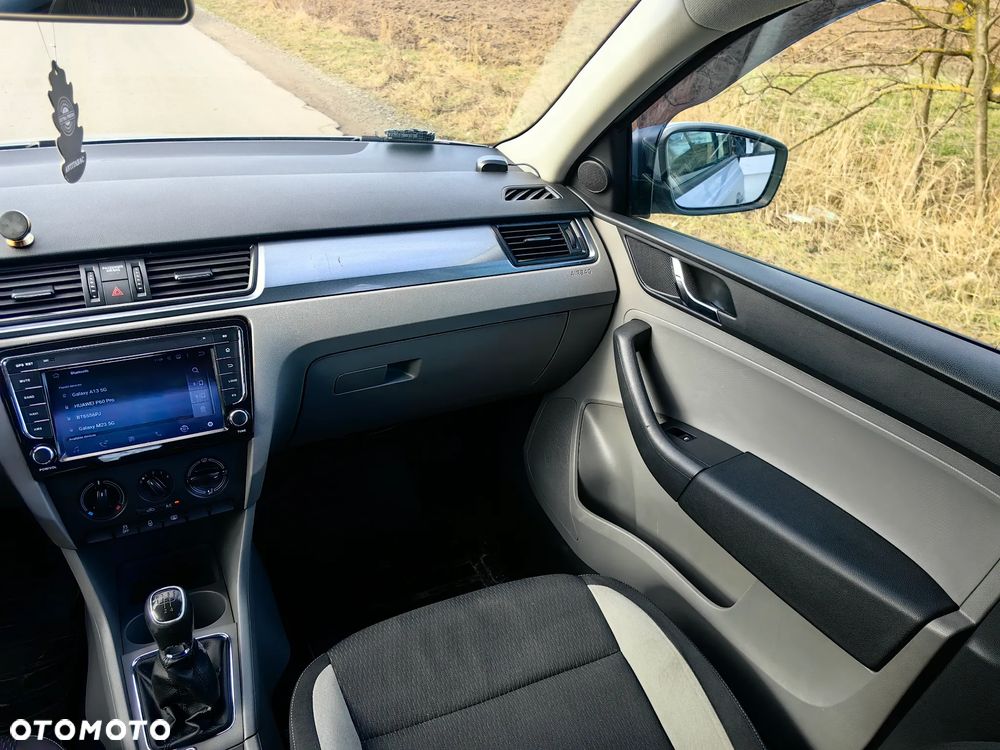 Skoda RAPID Spb 1.2 TSI Style Plus - 14