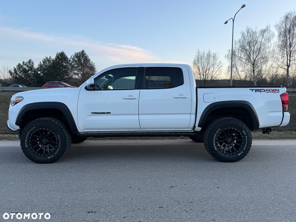 Toyota Tacoma - 23
