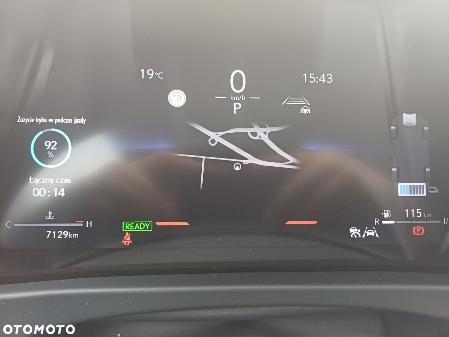 Lexus UX 300h F Sport Design - 17