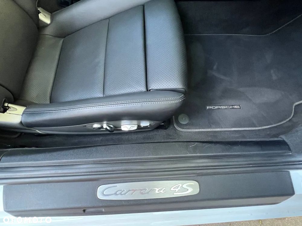 Porsche 911 Carrera 4S PDK - 14