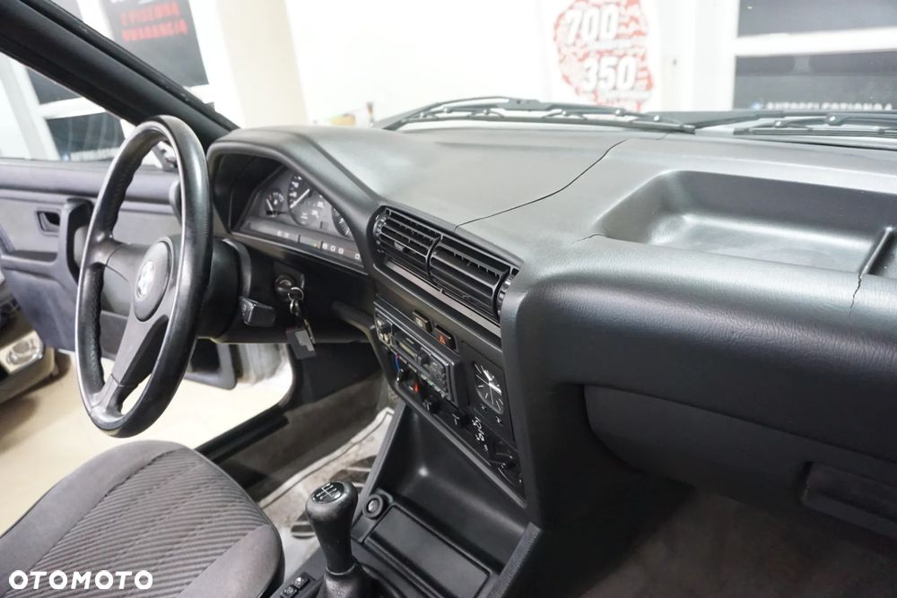 BMW Seria 3 316i - 26