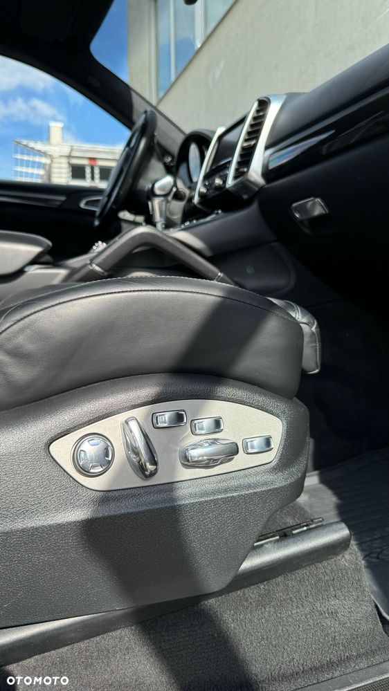 Porsche Cayenne - 14