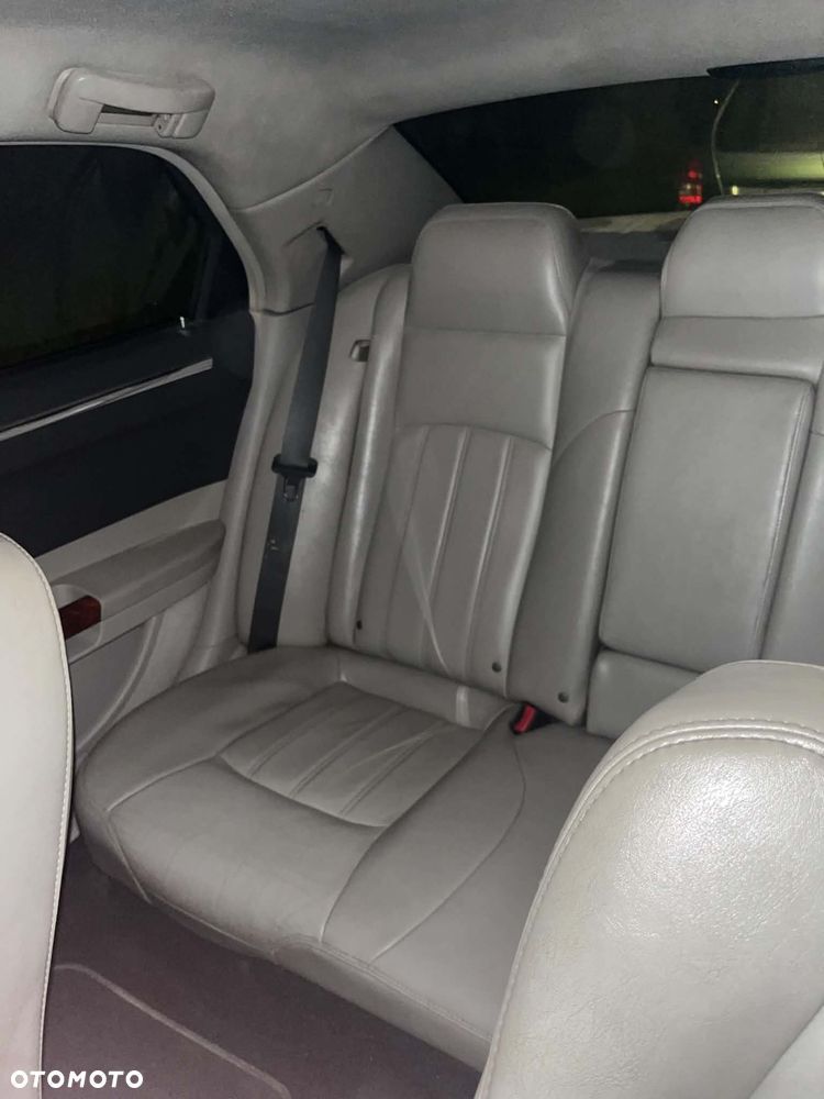 Chrysler 300C 3.0 V6 CRD - 16