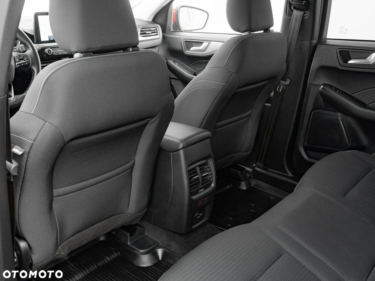 Ford Kuga 2.5 FHEV FWD Titanium - 24