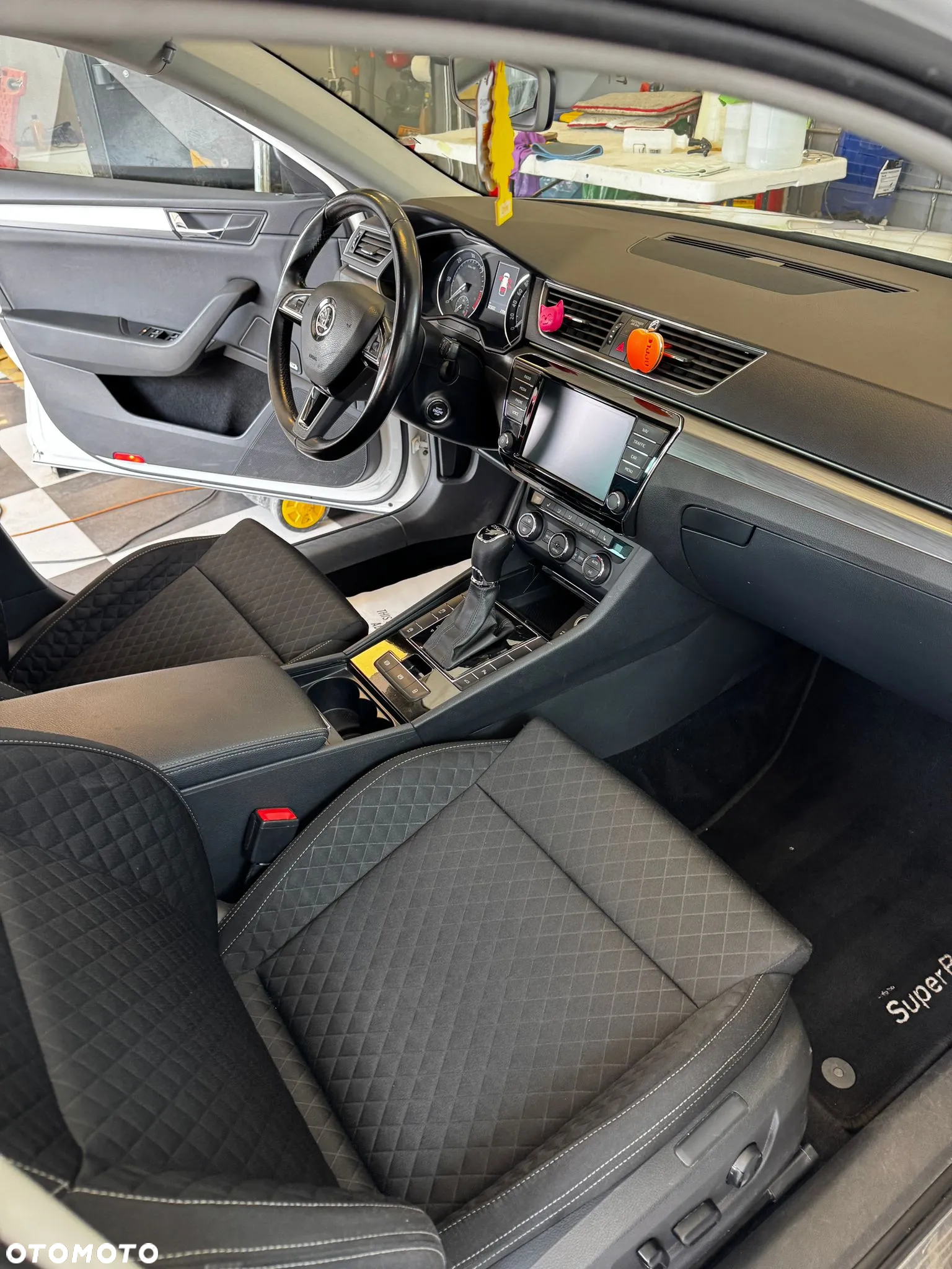 Skoda Superb 2.0 TDI Ambition DSG - 9