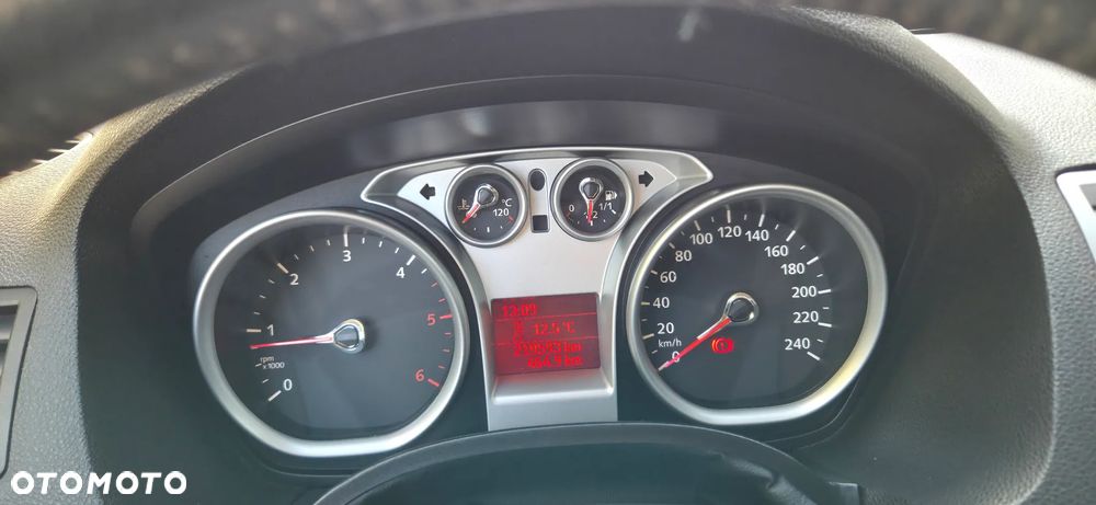 Ford Kuga - 23