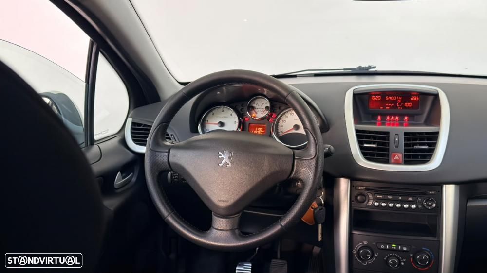 Peugeot 207 1.4 HDi Access - 24
