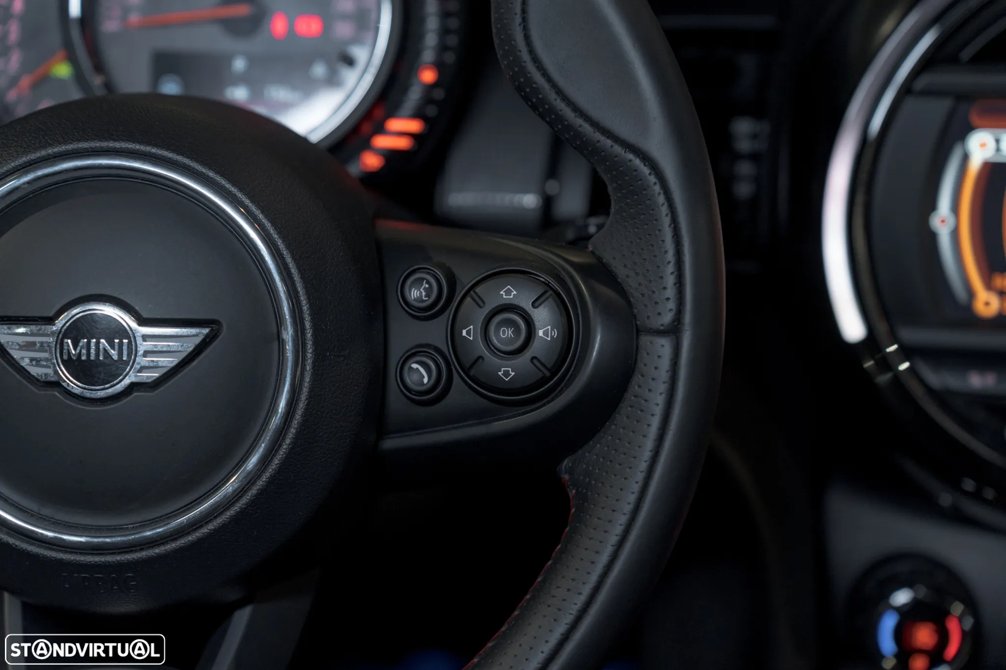 MINI 5 Portas Cooper D Auto - 12