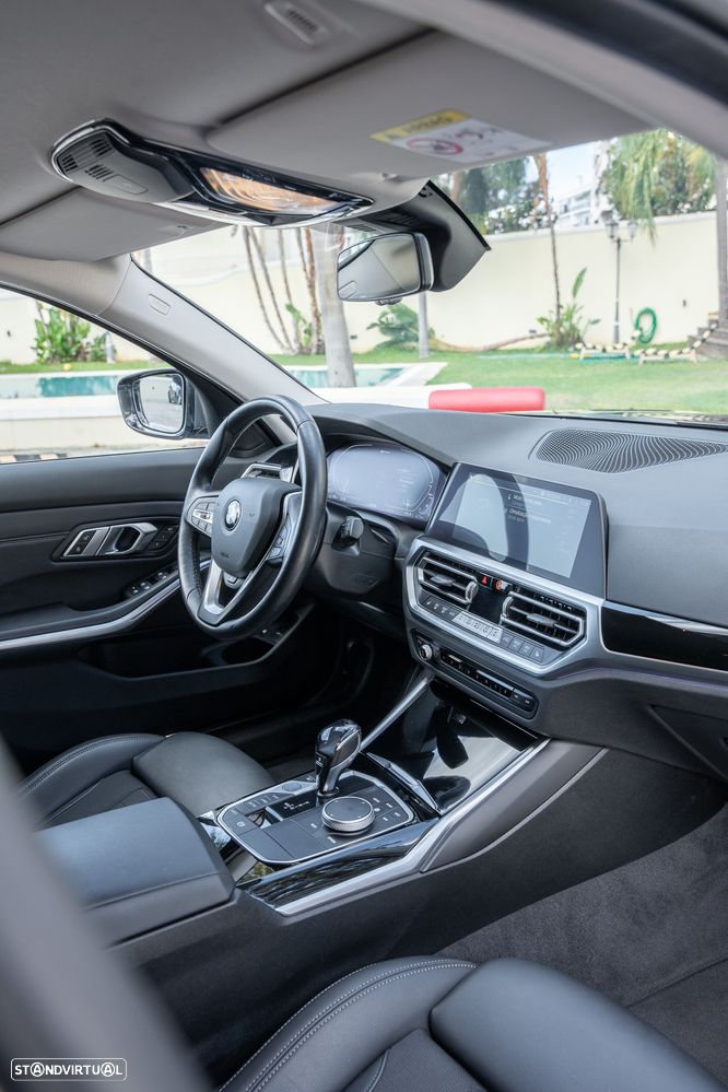 BMW 330 e Touring Line Luxury Auto - 12