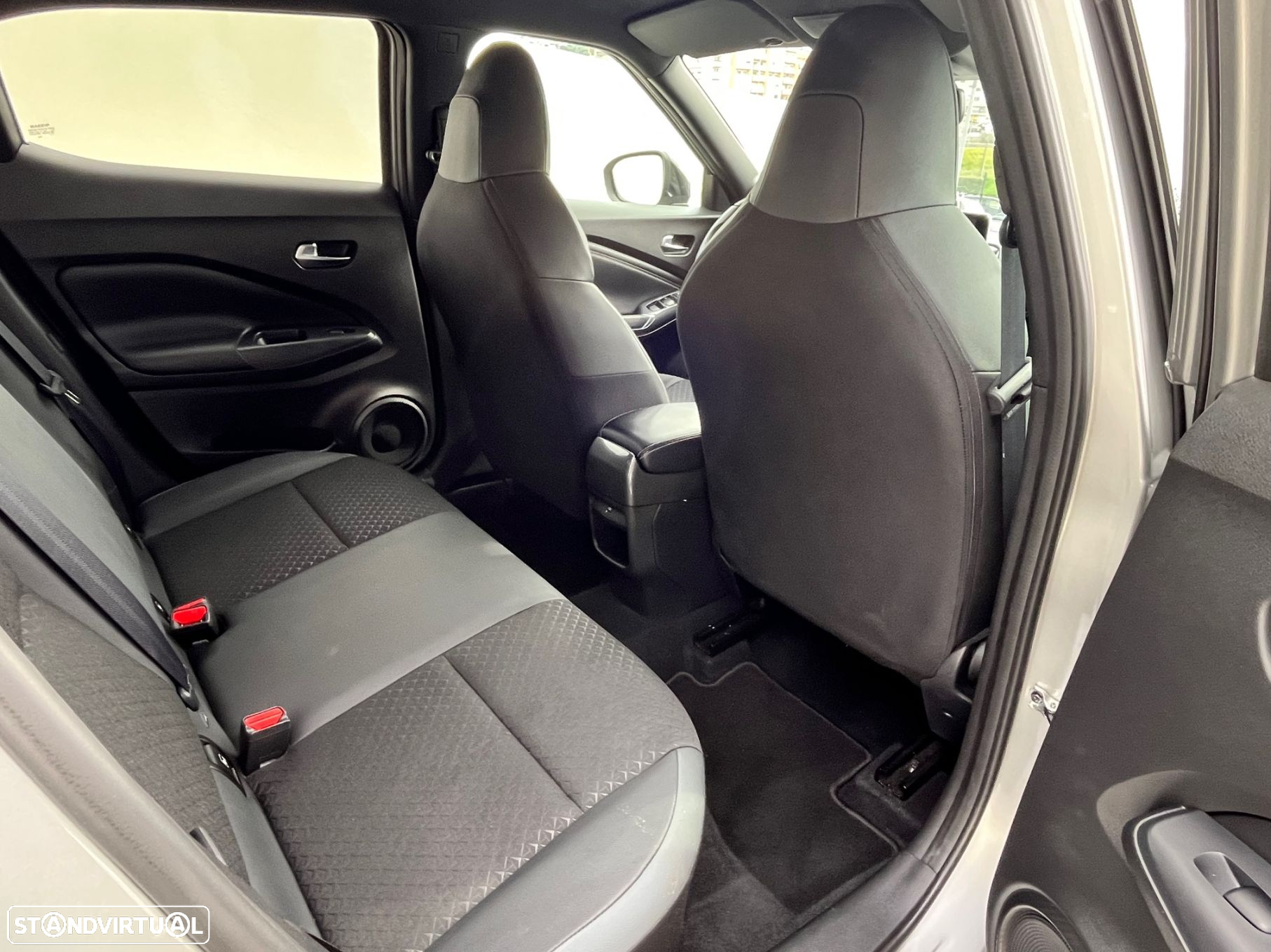 Nissan Juke 1.0 DIG-T N-Connecta NAV.+TwoTone NC DCT - 5