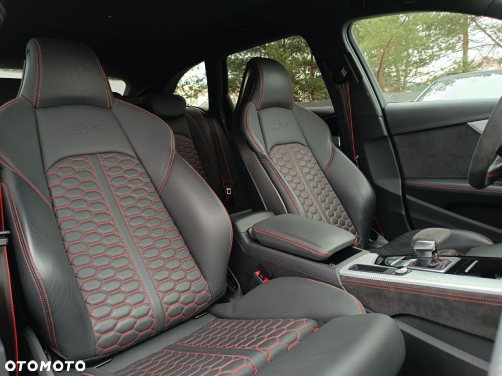 Audi RS4 Avant - 24