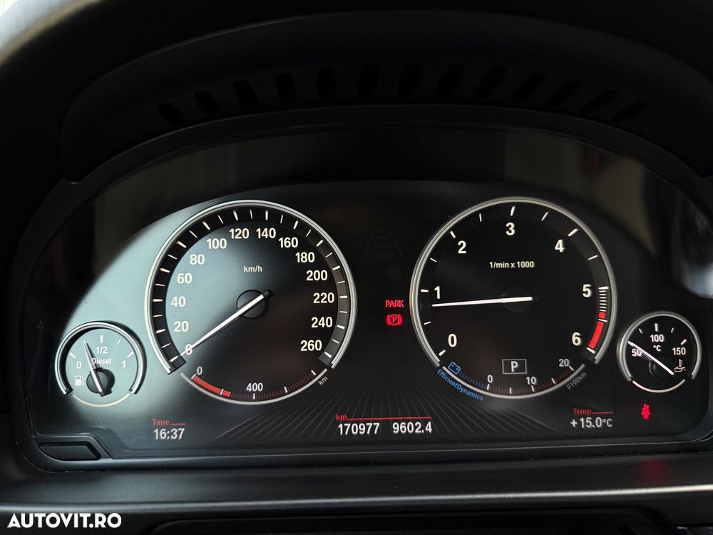 BMW Seria 5 525d xDrive - 16