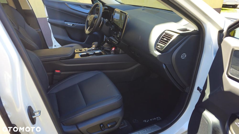 Lexus NX 350h Prestige AWD - 25